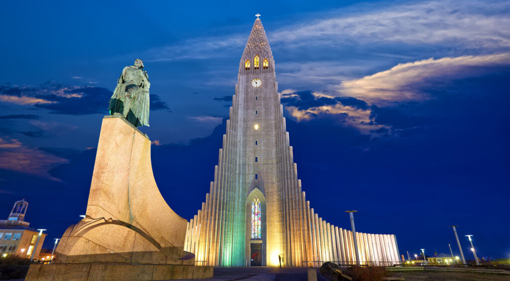 Best Places to Visit in Iceland - Hallgrímskirkja